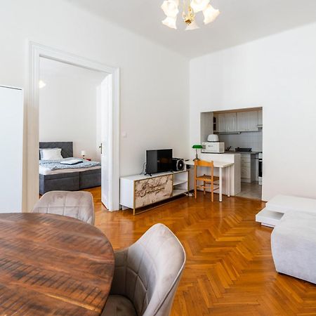 Apartments Vezenska Praha Rom bilde